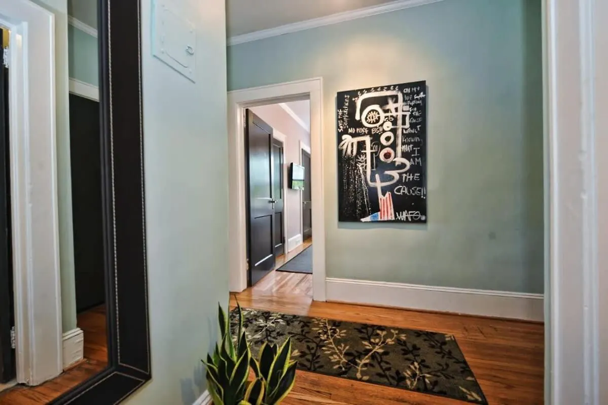 Vibrant And Cozy 2Br Near Uptown With Balcony Villa Charlotte Holiday home