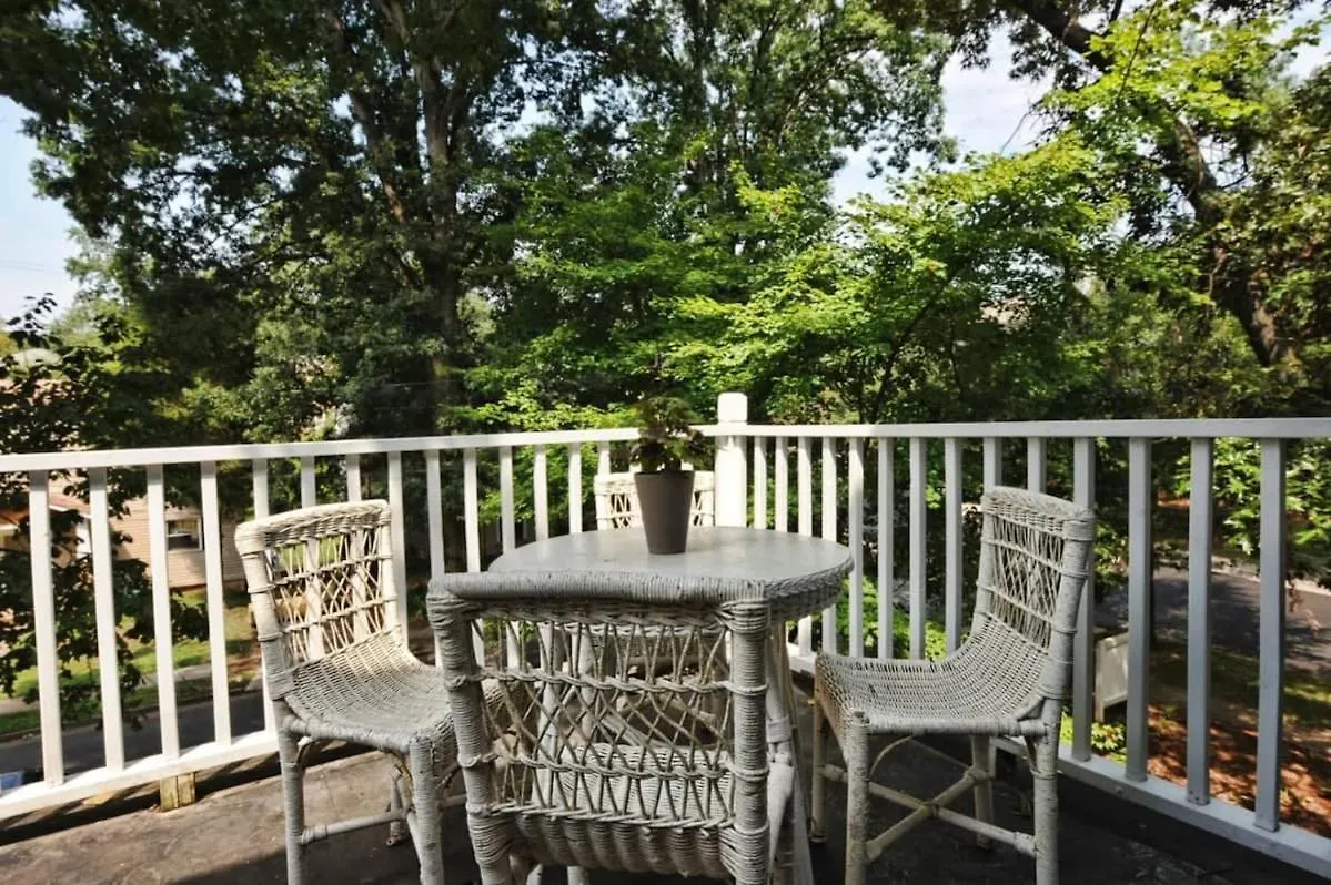 Vibrant And Cozy 2Br Near Uptown With Balcony Villa Charlotte 0*,